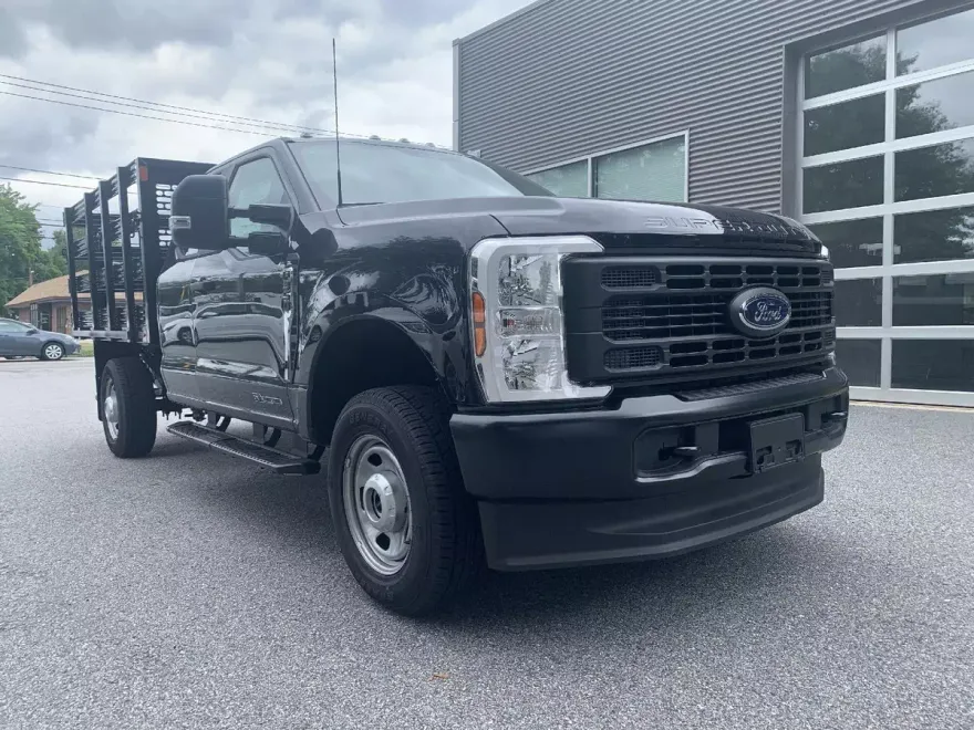 2024 Ford F-350 XL photo 1