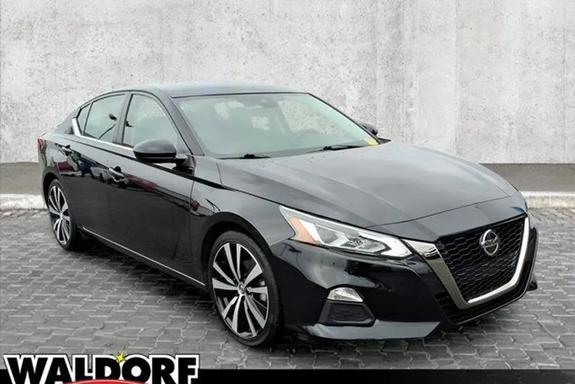 2022 Nissan Altima 2.5 SR photo 1