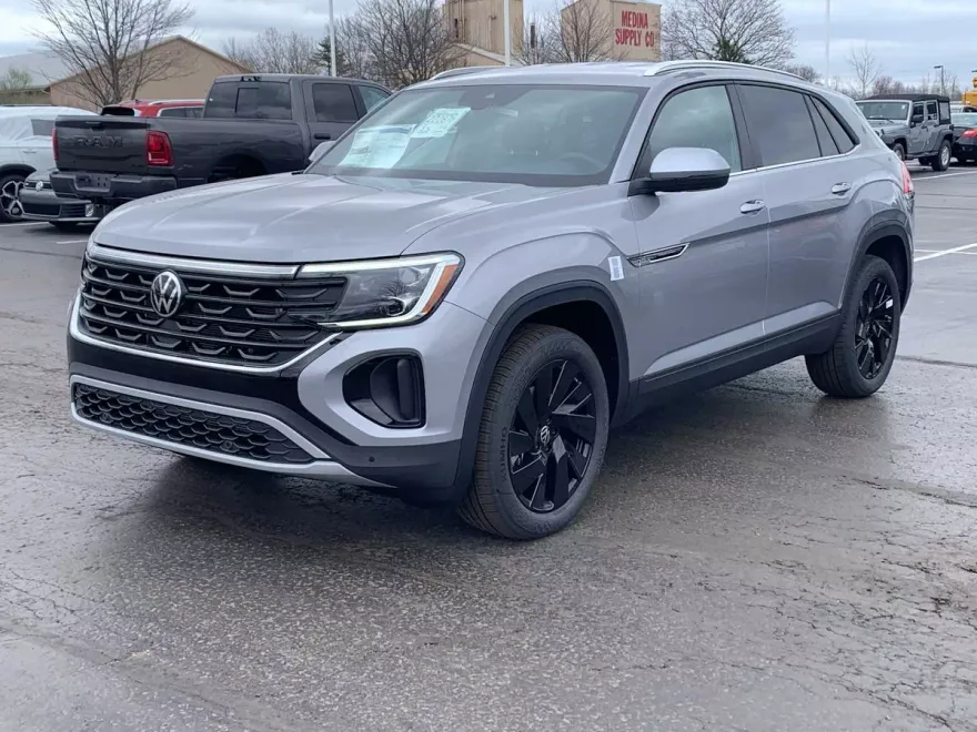 2025 Volkswagen Atlas Cross Sport SE Technology photo 1