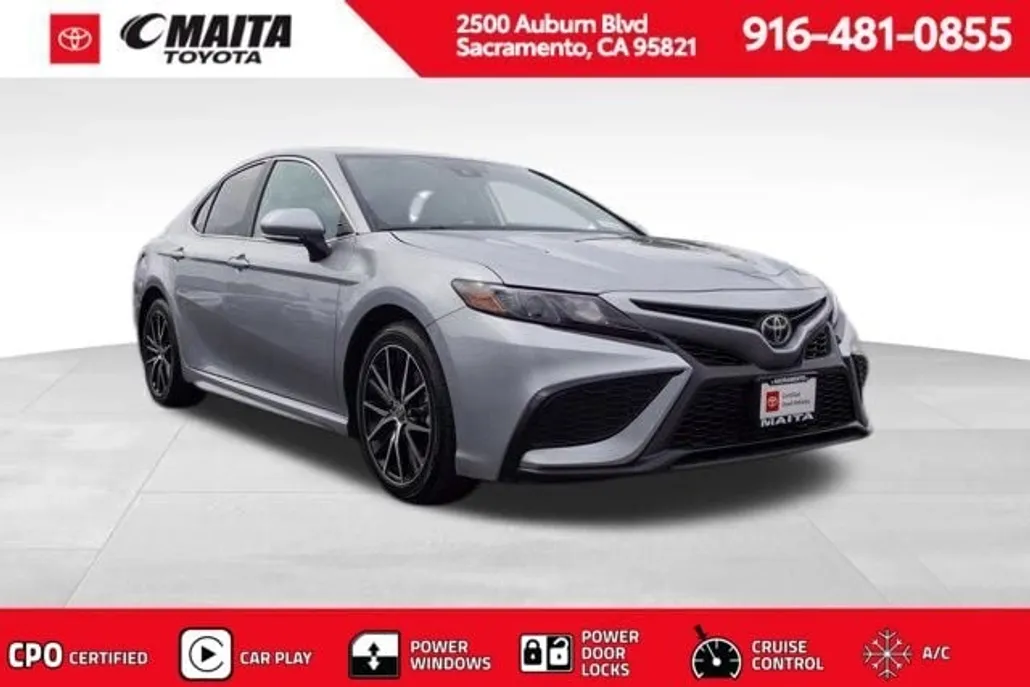 2022 Toyota Camry SE photo 1