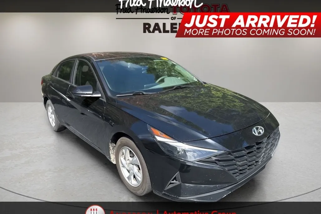 2022 Hyundai Elantra SE photo 1