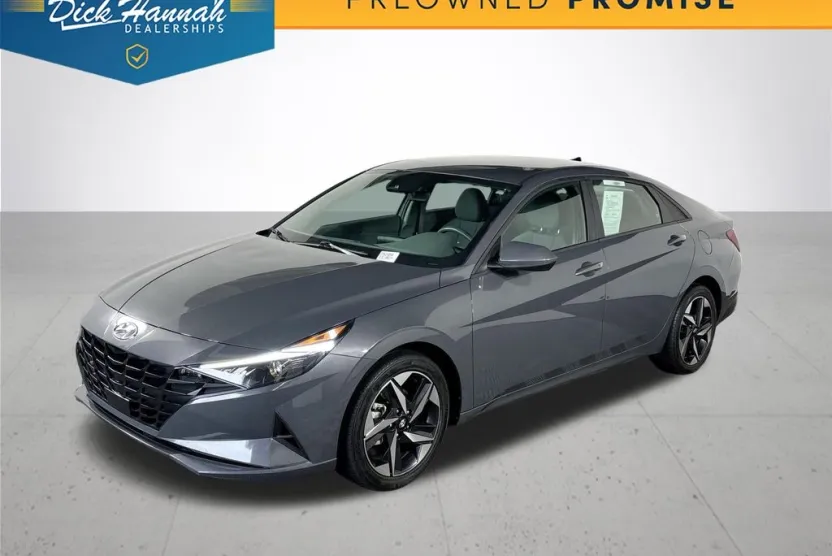 2023 Hyundai Elantra SEL photo 1