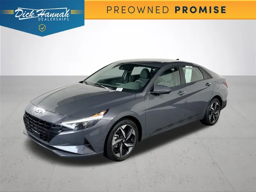 2023 Hyundai Elantra SEL photo 1