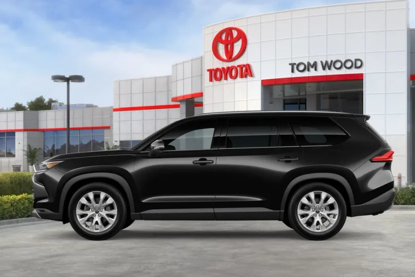 2026 Toyota Highlander Limited Hybrid photo 1