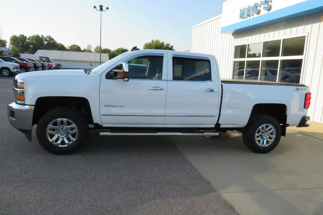 2017 Chevrolet Silverado 3500HD LTZ photo 1