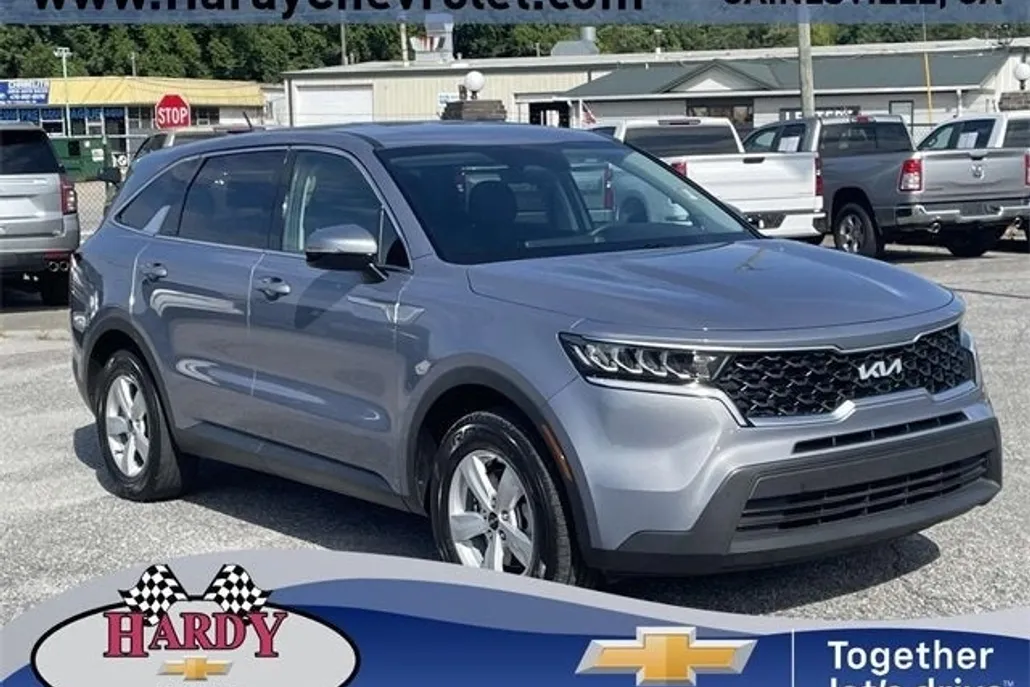 2022 Kia Sorento LX photo 1