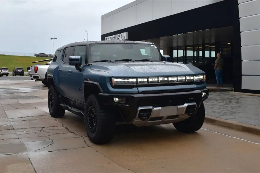 2024 Gmc Hummer EV photo 1