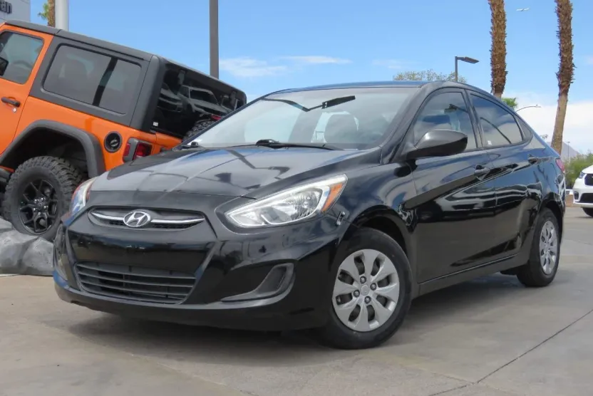 2016 Hyundai Accent SE photo 1