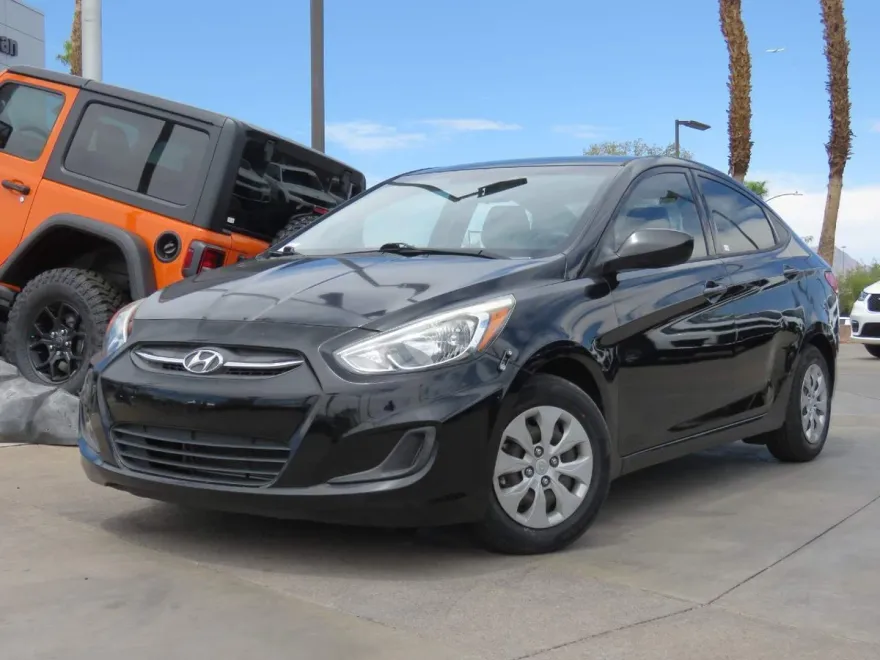 2016 Hyundai Accent SE photo 1