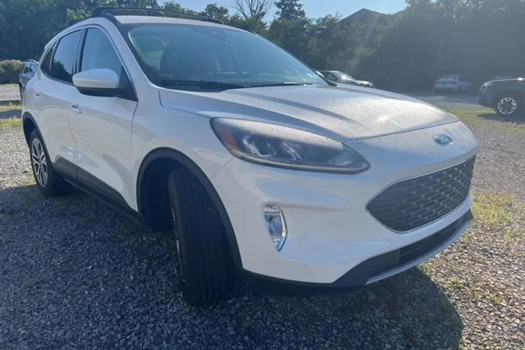 2022 Ford Escape SEL photo 1