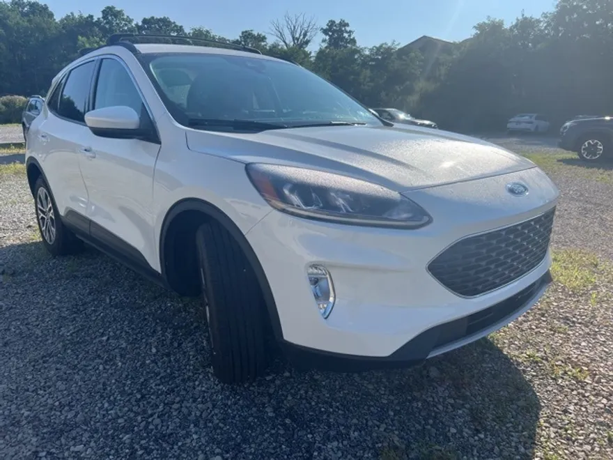 2022 Ford Escape SEL photo 1