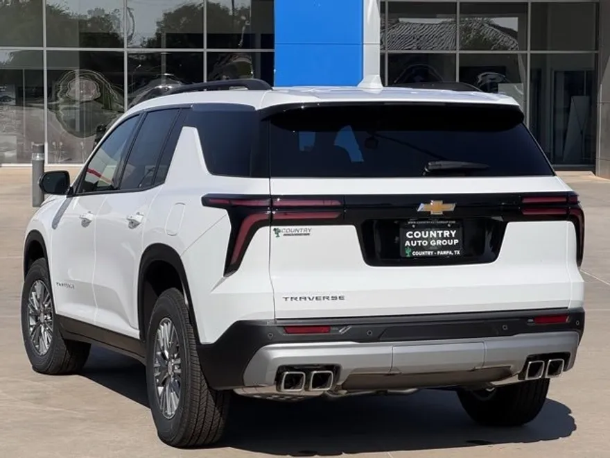 2025 Chevrolet Traverse photo 1
