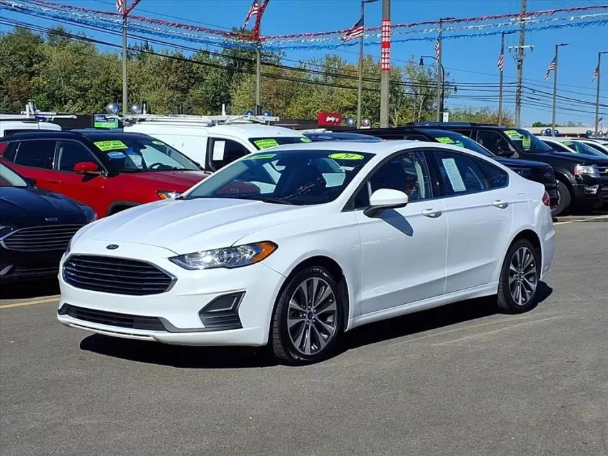 2020 Ford Fusion SE photo 1