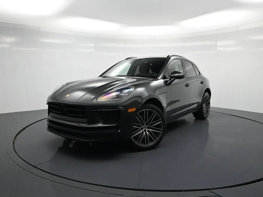 2025 Porsche Macan photo 1