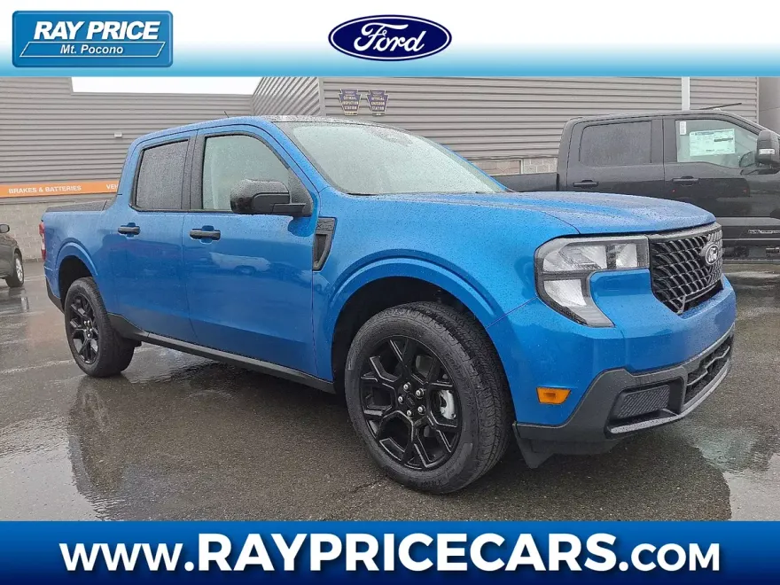 2025 Ford Maverick XLT photo 1
