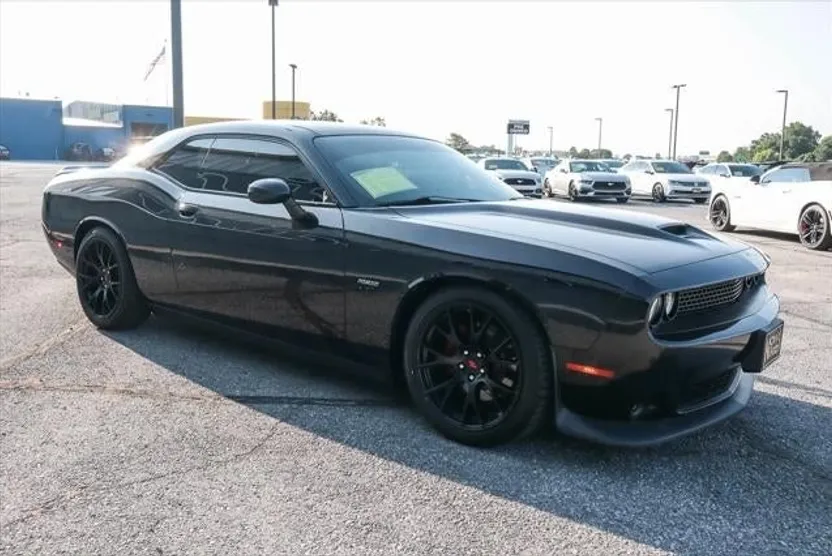 2019 Dodge Challenger R/T photo 1