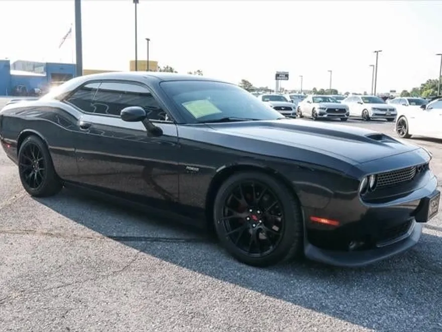 2019 Dodge Challenger R/T photo 1
