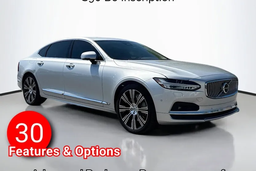 2022 Volvo XC40 R-Design photo 1