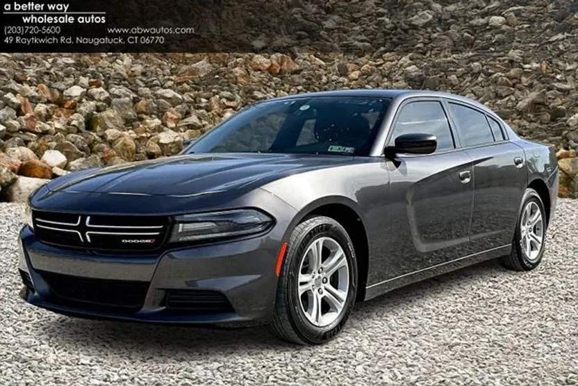 2016 Dodge Charger SE photo 1