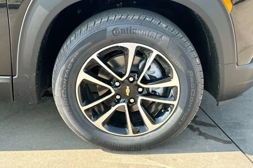 2026 Chevrolet Trailblazer LT photo 1