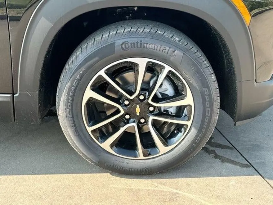 2026 Chevrolet Trailblazer LT photo 1