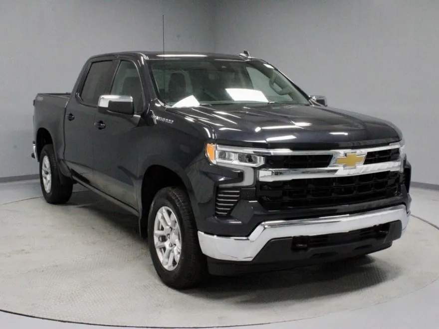 2024 Chevrolet Silverado 1500 LT photo 1