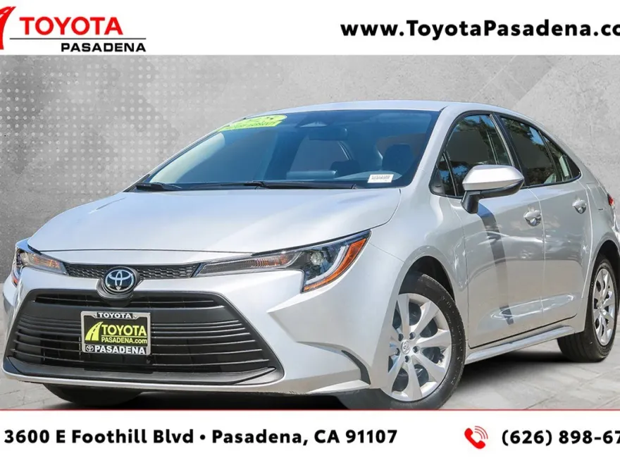 2025 Toyota Corolla LE photo 1