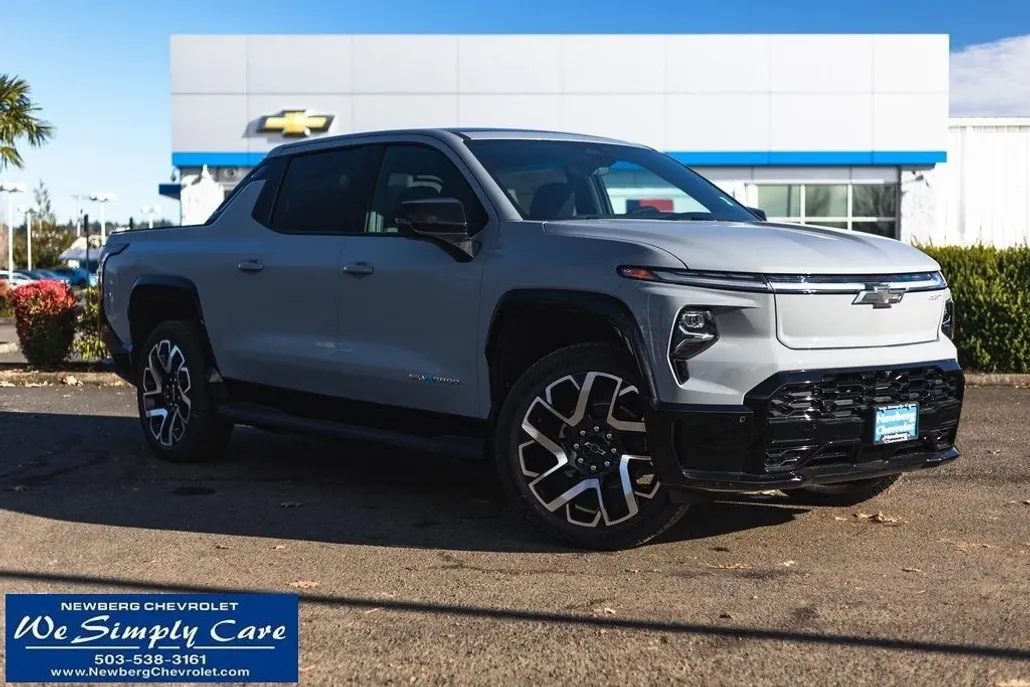 2025 Chevrolet Silverado EV RST photo 1