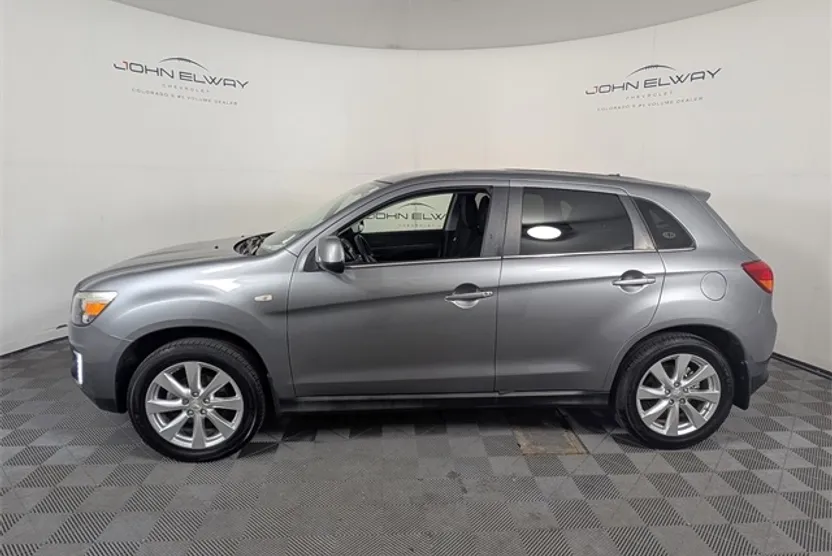 2015 Mitsubishi Outlander Sport SE photo 1
