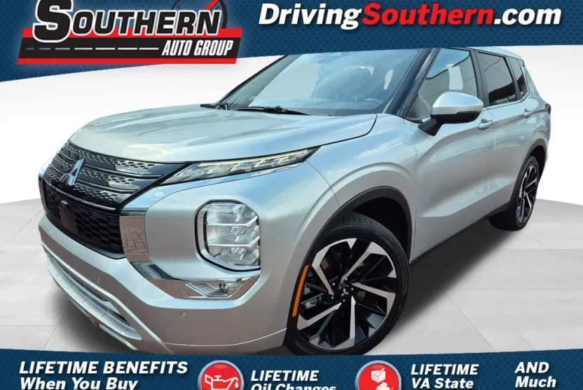 2024 Mitsubishi Outlander SE Black Edition photo 1