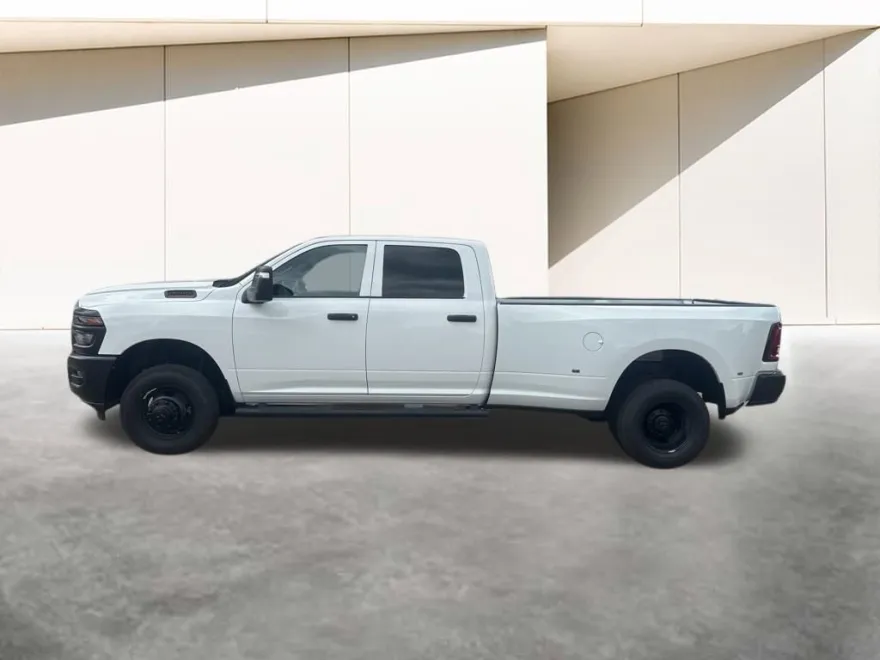 2025 Ram 3500 Tradesman photo 1