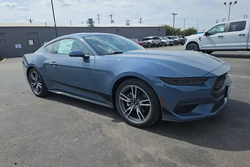 2025 Ford Mustang EcoBoost photo 1
