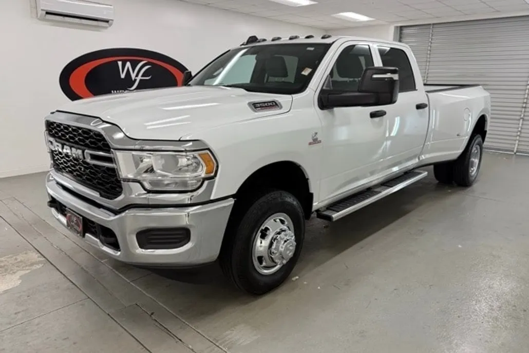 2024 Ram 3500 Tradesman photo 1