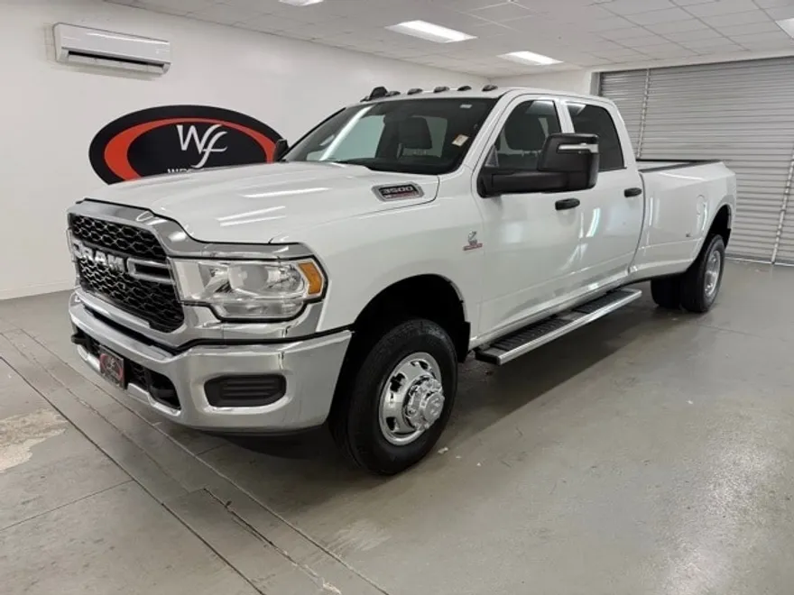 2024 Ram 3500 Tradesman photo 1