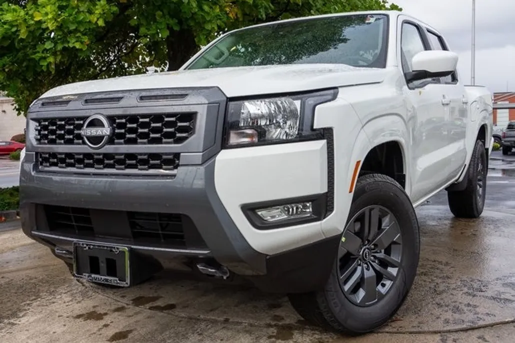 2025 Nissan Frontier SV photo 1