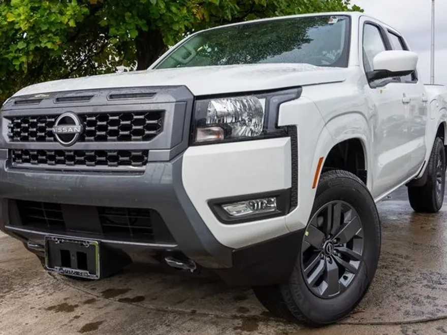 2025 Nissan Frontier SV photo 1