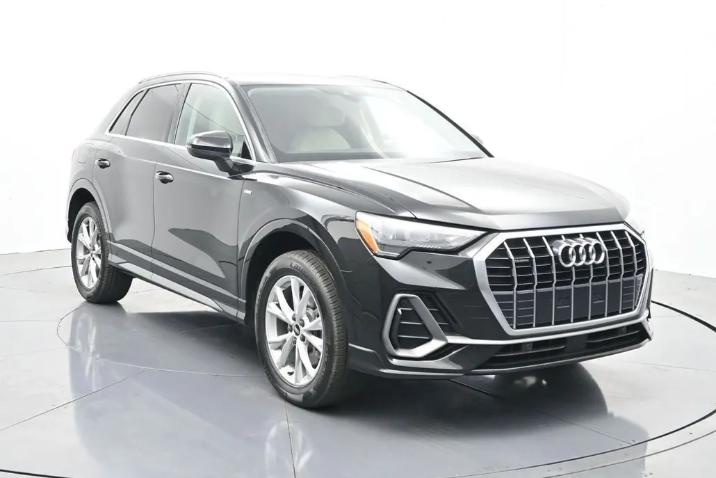 2022 Audi Q3 Premium 45 TFSI S line photo 1