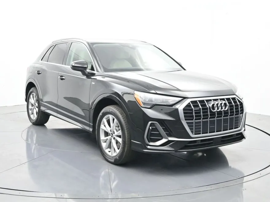 2022 Audi Q3 Premium 45 TFSI S line photo 1