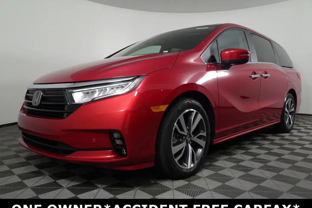 2023 Honda Odyssey Touring photo 1