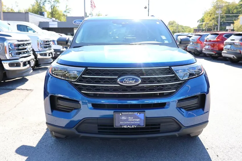 2022 Ford Explorer XLT photo 1