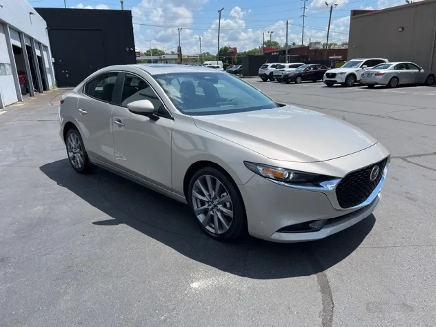 2025 Mazda Mazda3 2.5 s Preferred photo 1