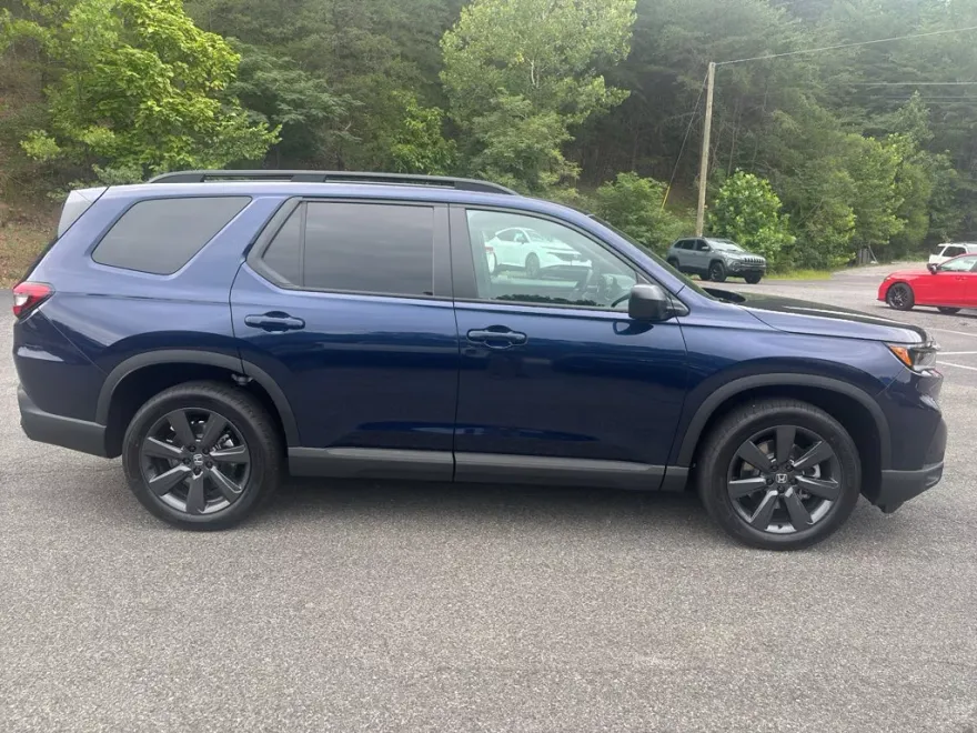 2025 Honda Pilot Sport photo 1