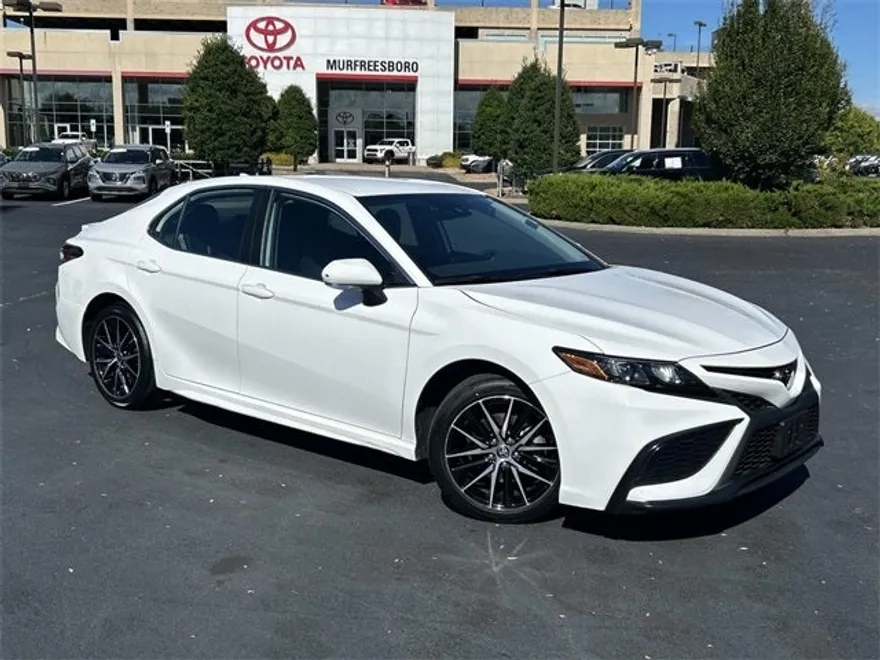 2024 Toyota Camry SE photo 1