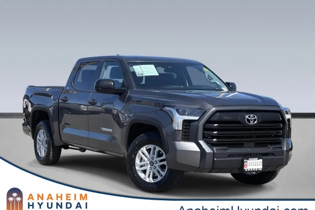 2022 Toyota Tundra SR5 photo 1