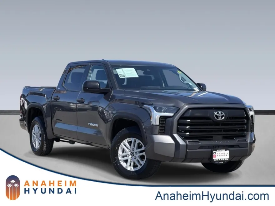 2022 Toyota Tundra SR5 photo 1
