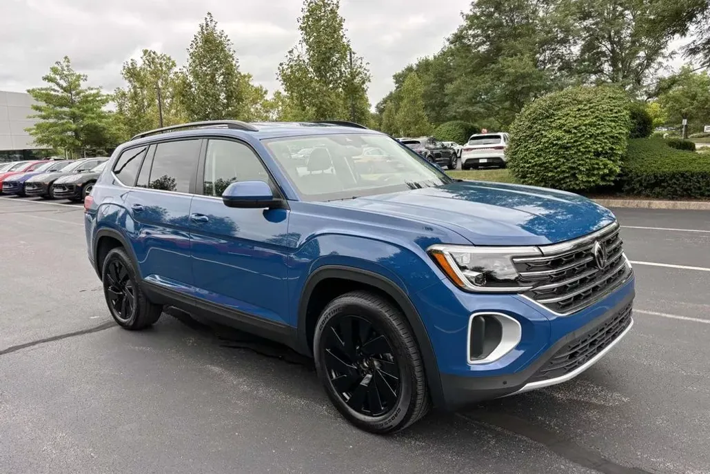 2026 Volkswagen Atlas SE Technology photo 1