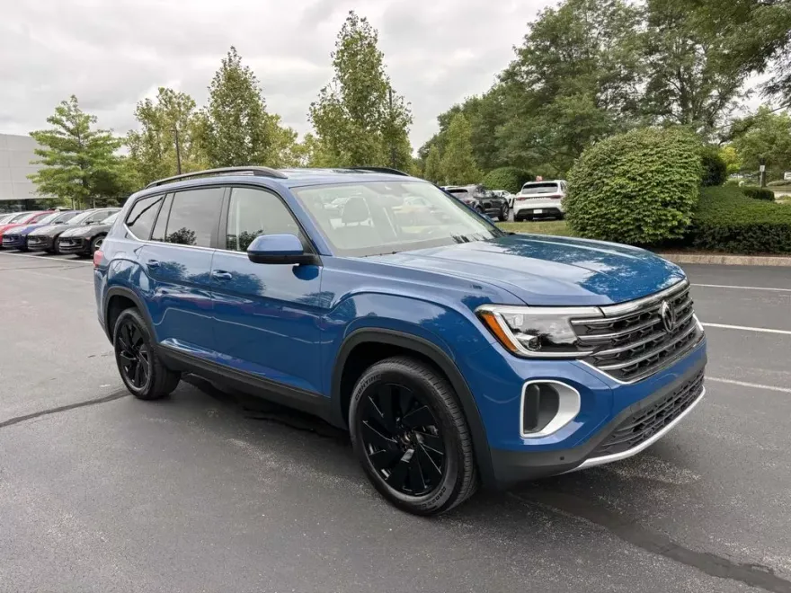2026 Volkswagen Atlas SE Technology photo 1