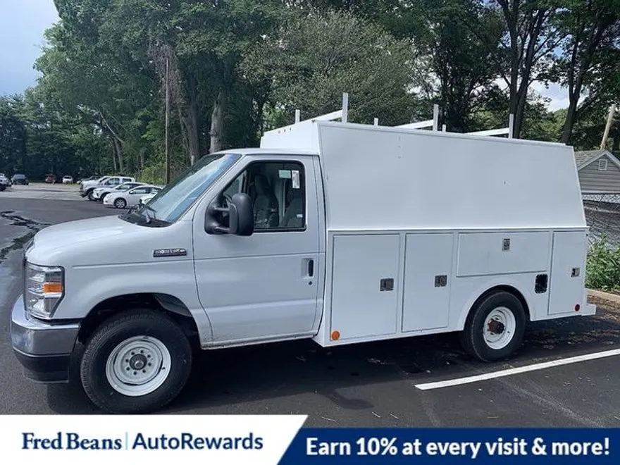 2025 Ford E-350 Base photo 1