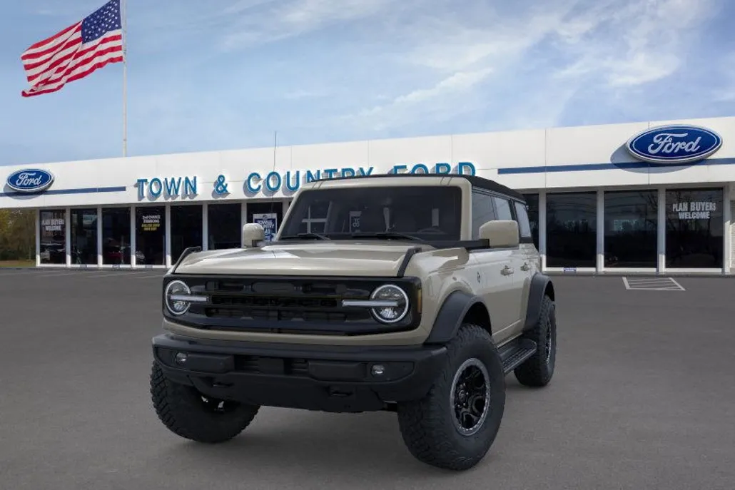 2025 Ford Bronco Outer Banks photo 1