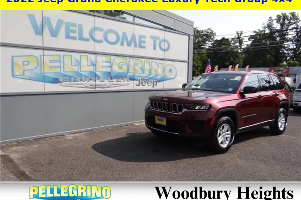 2022 Jeep Grand Cherokee Laredo photo 1